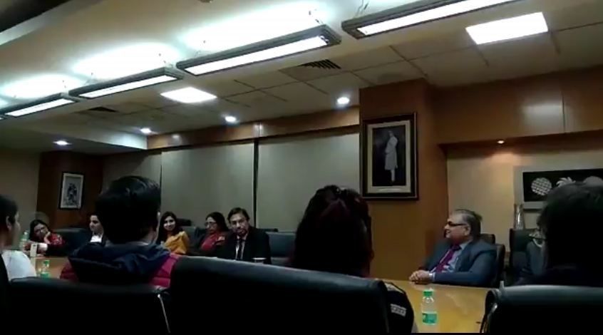 Bosi Wa Bank Ya Baroda Afariki Akiaga Wafanyakazi! (Video) - Global Publishers