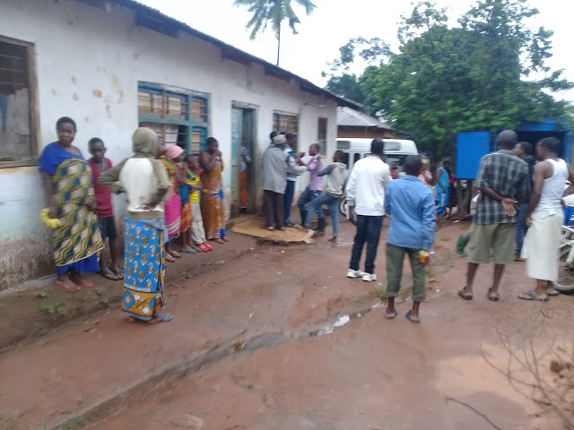 Mke, Mume Wazua Timbwili, Wausimamisha Mtaa! - Global Publishers