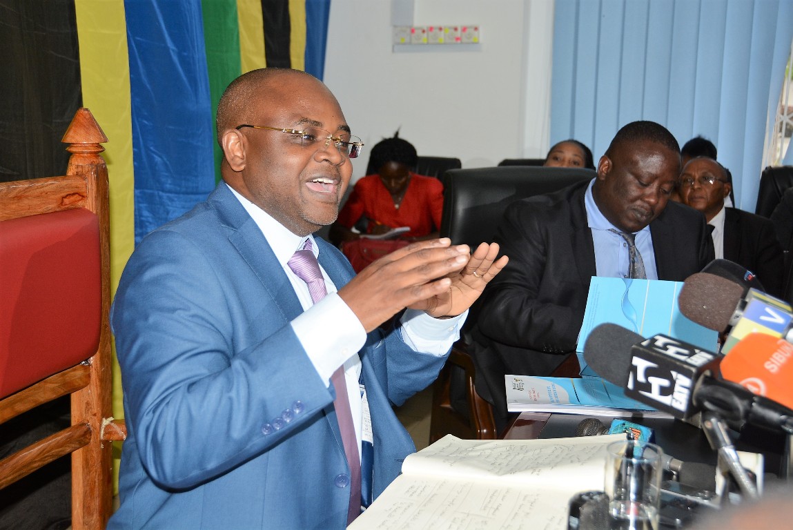 KATIBU MKUU MAJI NA UMWAGILIAJI ATEKELEZA MAAGIZO YA RAIS MAGUFULI - Global Publishers