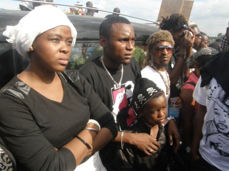 Queen Darleen Amwaga Machozi Msiba wa Dansa wa Alikiba – Video - Global Publishers