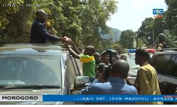 Rais Magufuli Amkabidhi Mtoto Shujaa Sh. Milioni 3, Ampa Ulinzi – Video