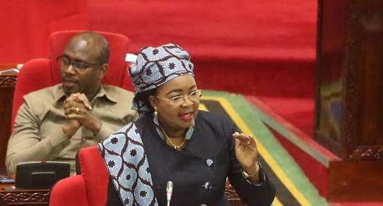 MAMA KIKWETE AMBANA SWALI WAZIRI – VIDEO