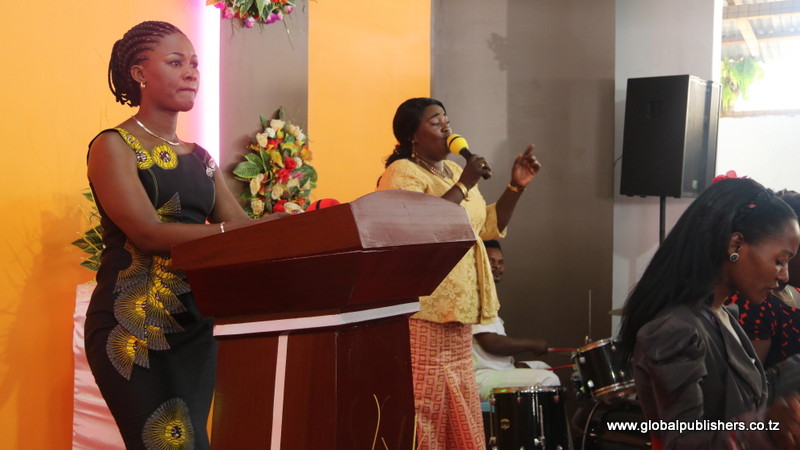 NABII  OLIVIA, ELISHA   WATIMIZA MWAKA MMOJA WA HUDUMA - Global Publishers