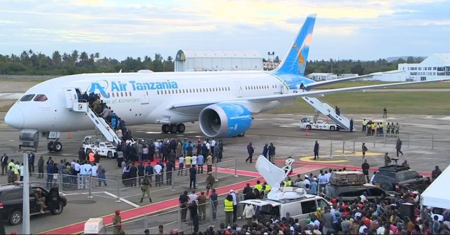 Video: Hatimaye Boeing 787-8 Dreamliner Yatua Nchini - Global Publishers