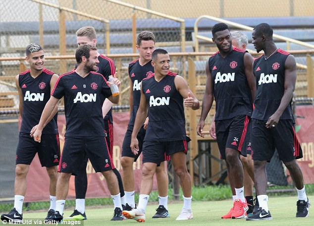 Man U Mazoezini Miami Baada ya Kupigwa na Liverpool - Global Publishers