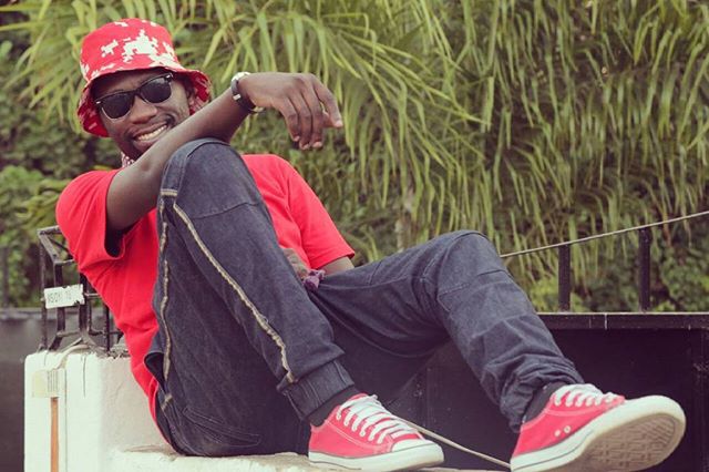 ROMA KUGAWA ZAWADI MITAANI MBAGALA LEO - Global Publishers