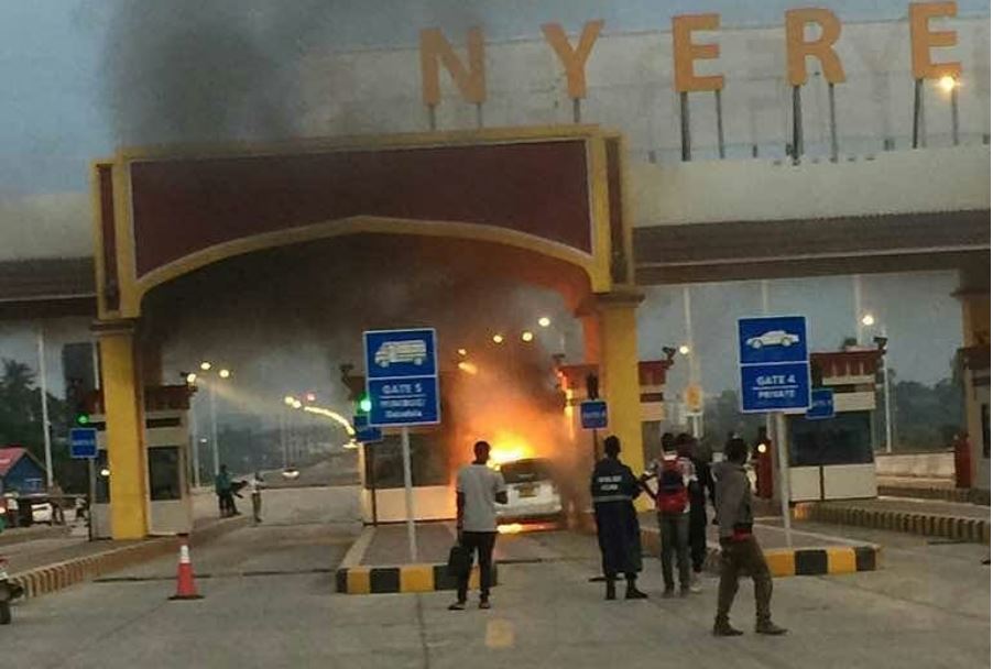 Breaking News: Gari Lateketea kwa Moto Daraja la Kigamboni - Global Publishers