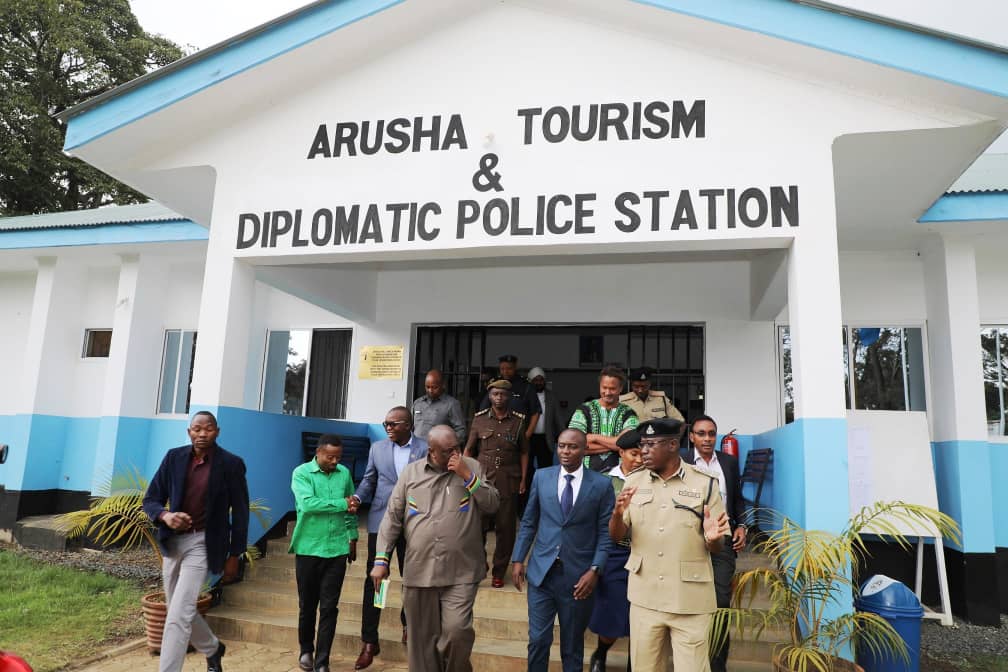 Kangi Lugola Amsweka lupango Askari Polisi – Video - Global Publishers