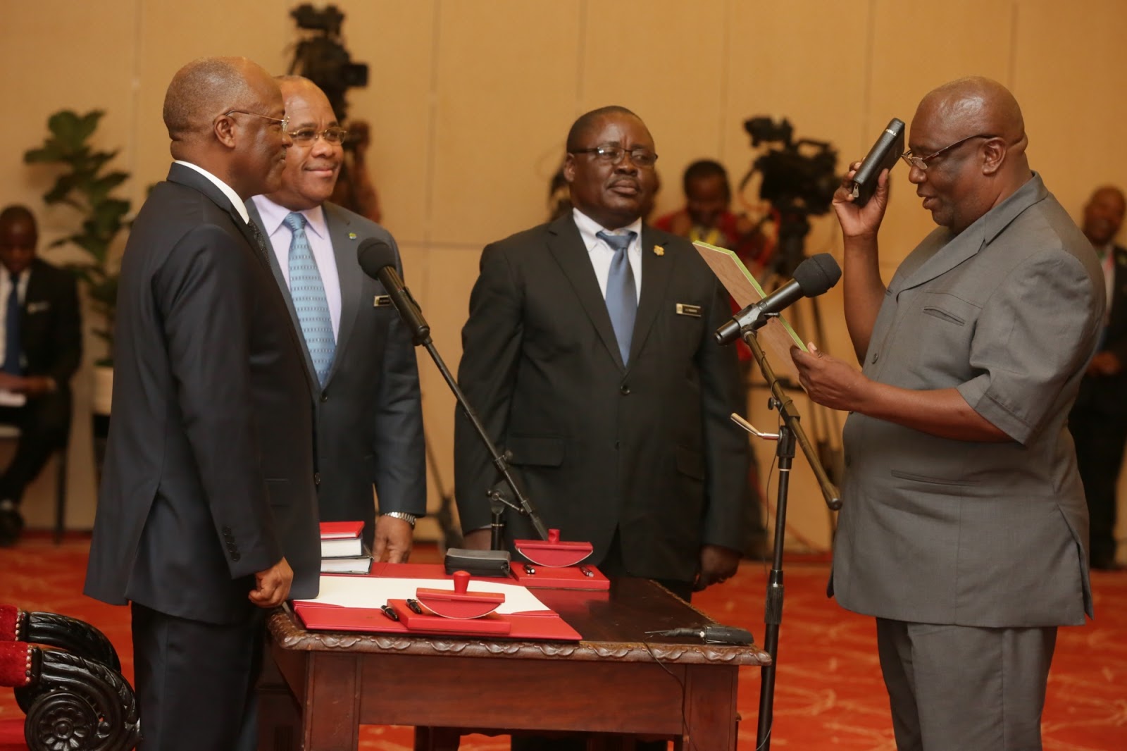 Mawaziri Walioteuliwa na Rais Magufuli Kuapishwa Leo - Global Publishers