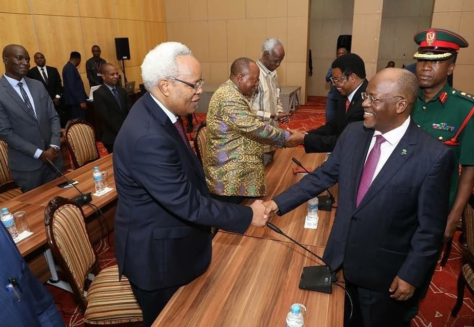 JPM Awaarika Wastaafu Ikulu, Wamo Mkapa, Lowassa na Sumaye – Video - Global Publishers