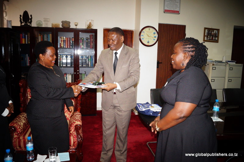 WAJUMBE WAPYA WA BARAZA LA UONGOZI WA TAWLA WAJITAMBULISHA KWA JAJI MKUU - Global Publishers