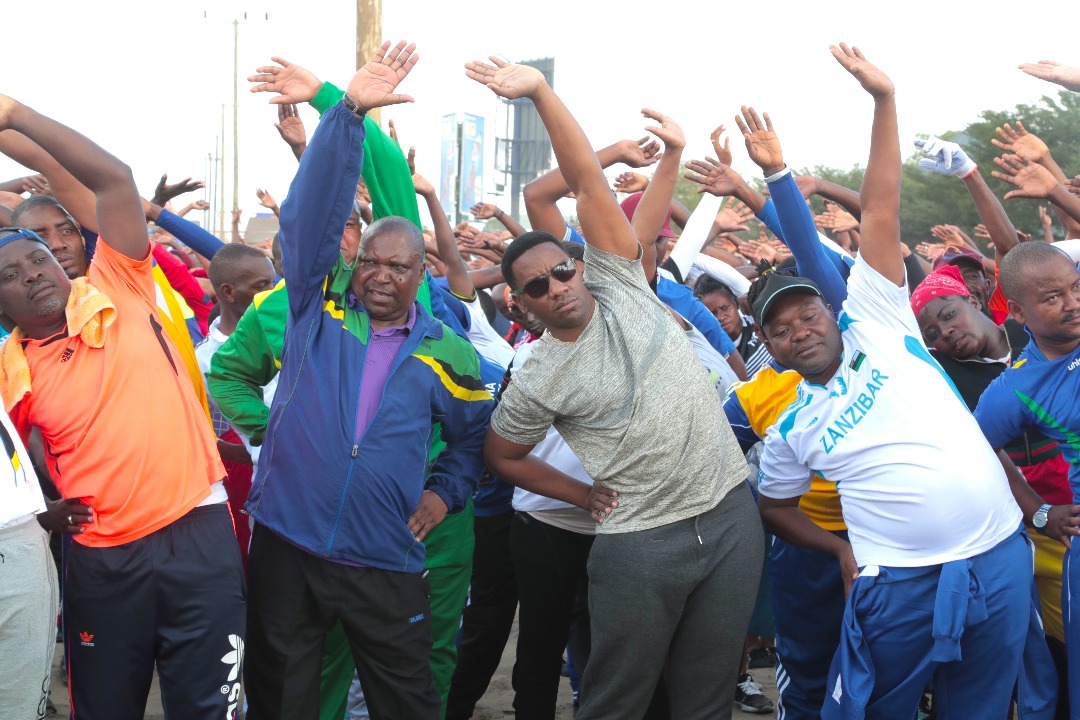 Makonda Aviwezesha Vikundi Vya Jogging - Global Publishers