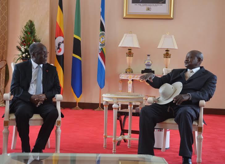 Rais Magufuli Amwalika Rais Museveni Ikulu – Video - Global Publishers