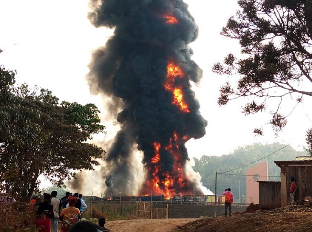 BREAKING NEWS: Magari 10 Yateketea Kwa Moto Rusumo, Kagera -Video - Global Publishers