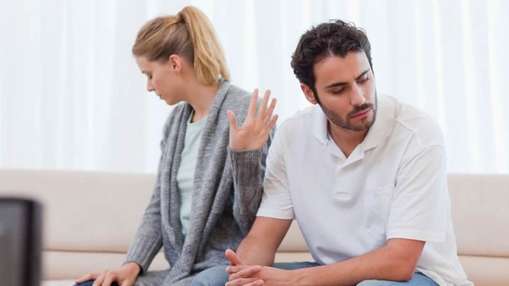 Hizi Hapa Sababu za Kwa Nini Mpenzi Wako Hakuonei Wivu?