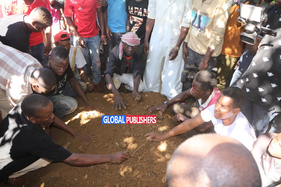 MZEE MAJUTO AZIKWA SHAMBANI KWAKE TANGA (PICHA+VIDEO) - Global Publishers