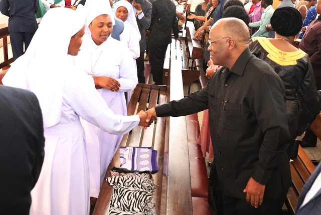 JPM ASHIRIKI MISA, AKUTANA NA TRAFIKI IKULU - Global Publishers