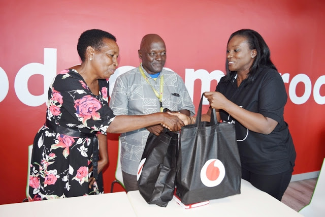 VODACOM YAWAKUMBUKA WATEJA WALIOJIUNGA SIKU YA KWANZA KUAANZISHWA - Global Publishers