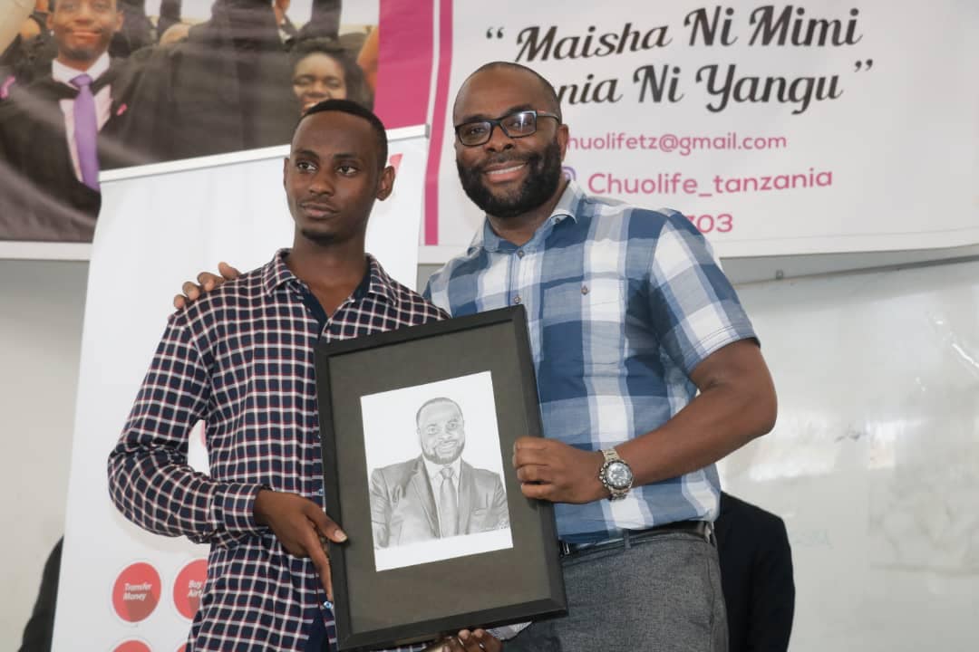 Mwanafunzi IFM Amfanyia ‘Sapraizi’ Shigongo - Global Publishers
