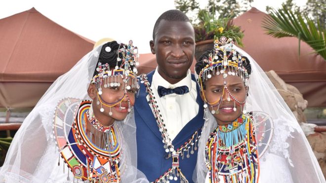 AFUNGA NDOA NA WAKE WAWILI KWA MPIGO - Global Publishers