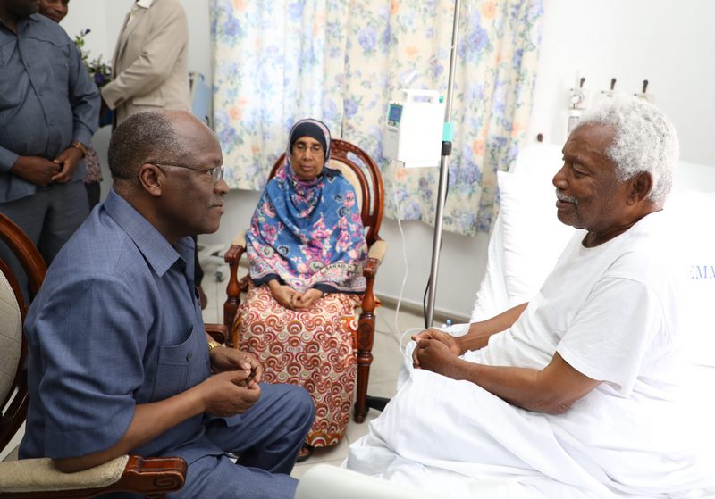 Rais Magufuli Amjulia Hali Mzee Mwinyi Aliyelazwa – Video - Global Publishers