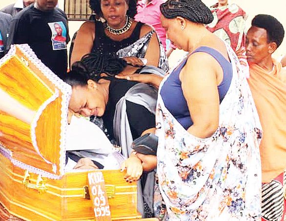 KIJANA ADAIWA KUUAWA NA POLISI - Global Publishers