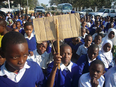 Wanafunzi Wagoma Wakidai Kudhalilishwa Kingono na Walimu - Global Publishers