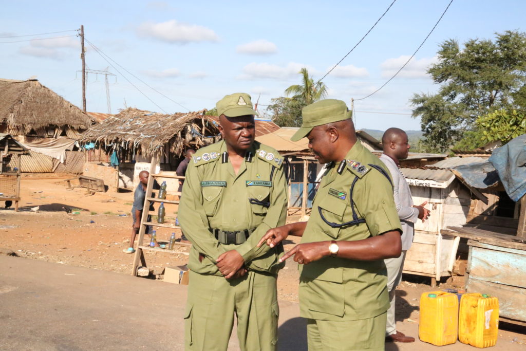 IGP SIRRO APANGUA MAKAMANDA WA POLISI, AMWONDOA SHANA MWANZA - Global Publishers