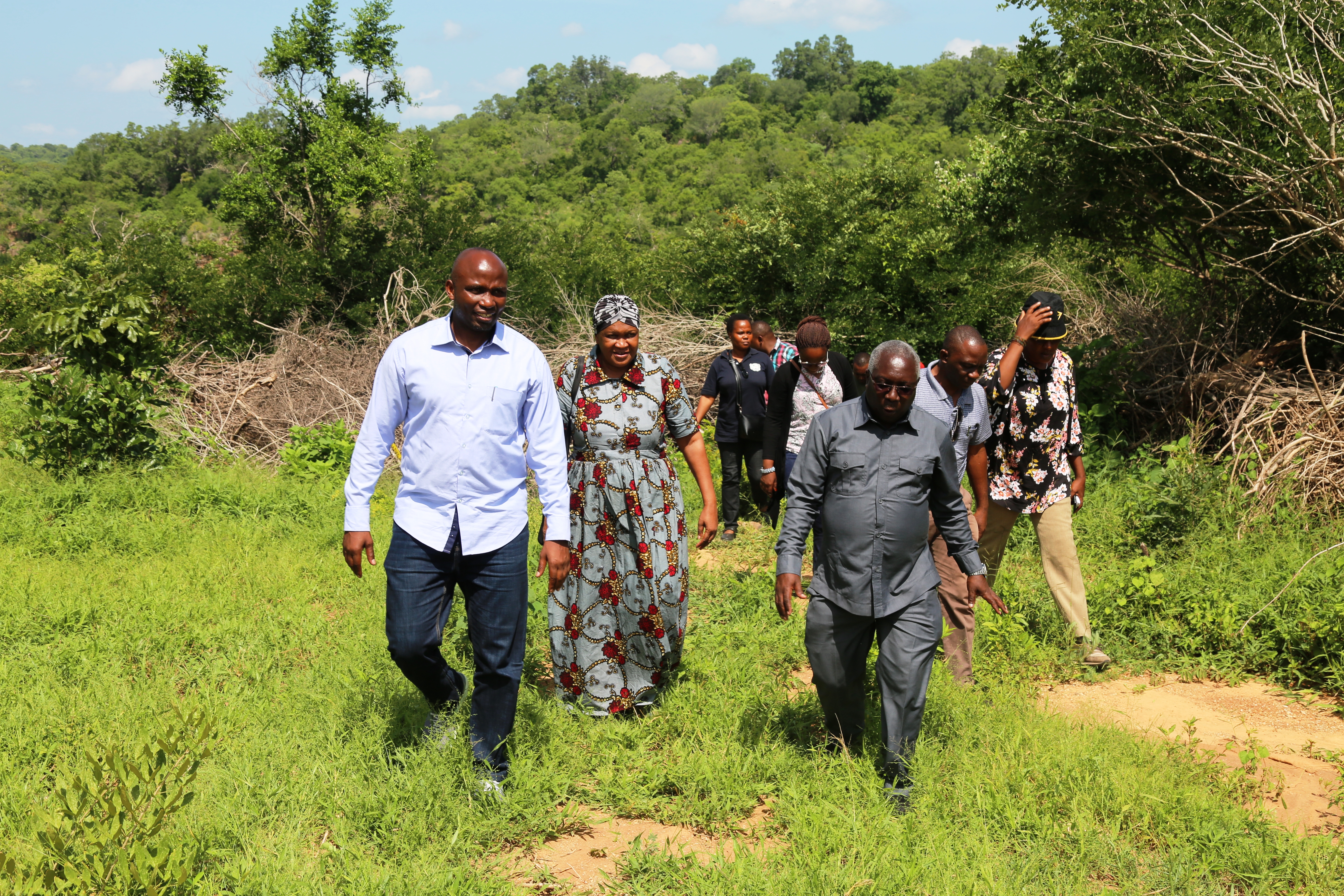 SERIKALI YAHAKIKISHA VYANZO VYA MAJI VINALINDWA