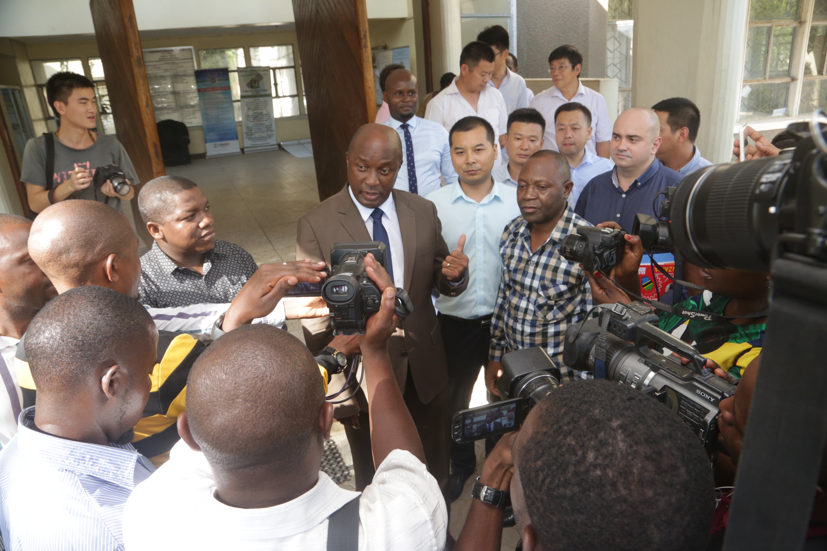 NDIKILO  AKARIBISHA KAMPUNI 13 KUJENGA VIWANDA KWENYE MKOA WAKE - Global Publishers