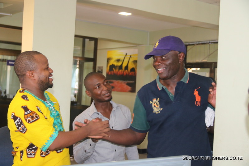 KOCHA WA YANGA ATUA OFISI ZA GLOBAL GROUP, AWATAJA SIMBA - Global Publishers