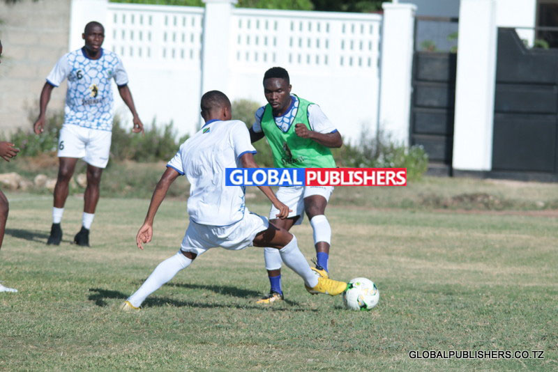 Erasto Nyoni, Kichuya wana vituko Stars - Global Publishers