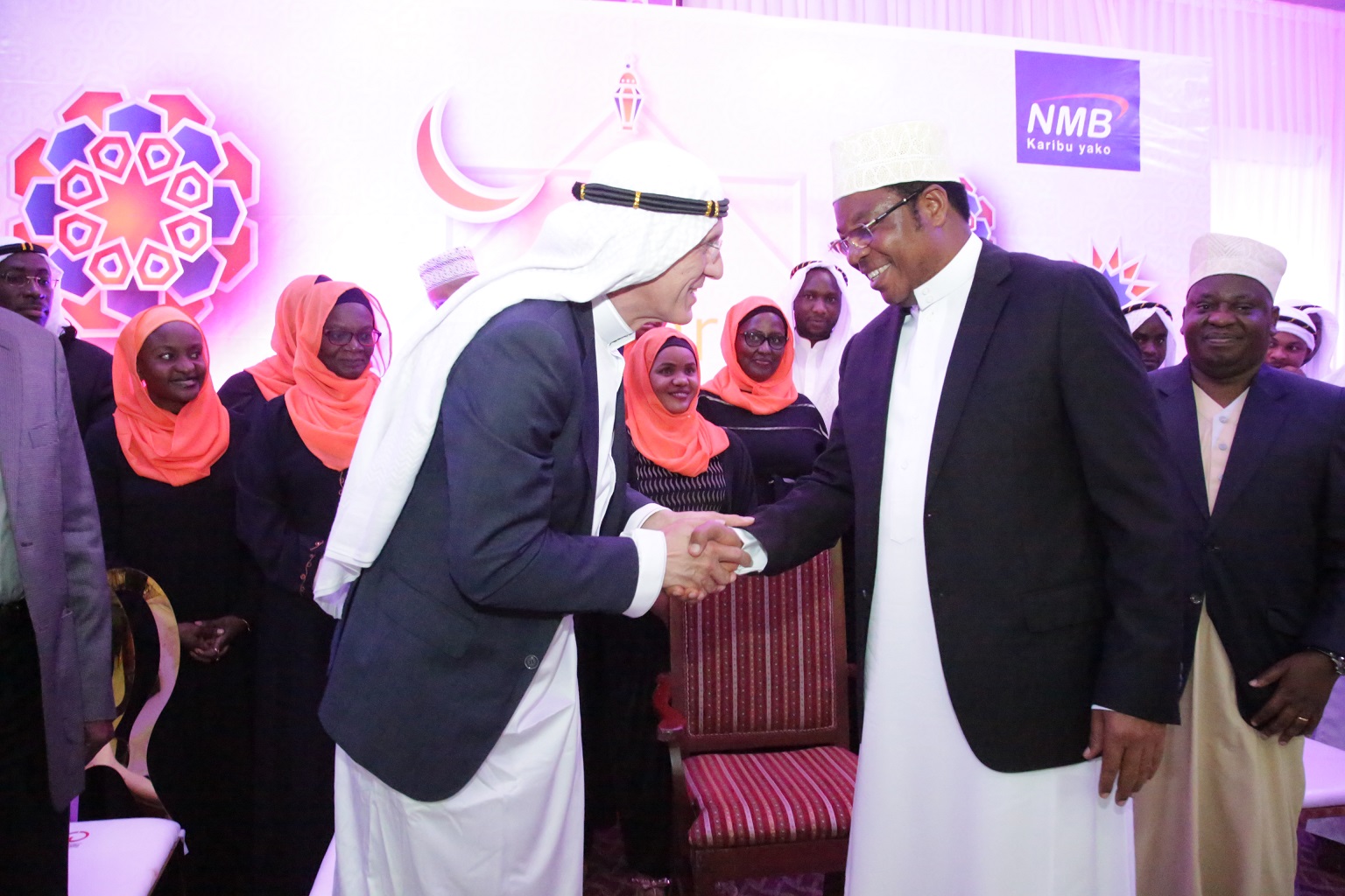 Waziri Mkuu Aifagilia NMB kwa kutoa Huduma Bora - Global Publishers