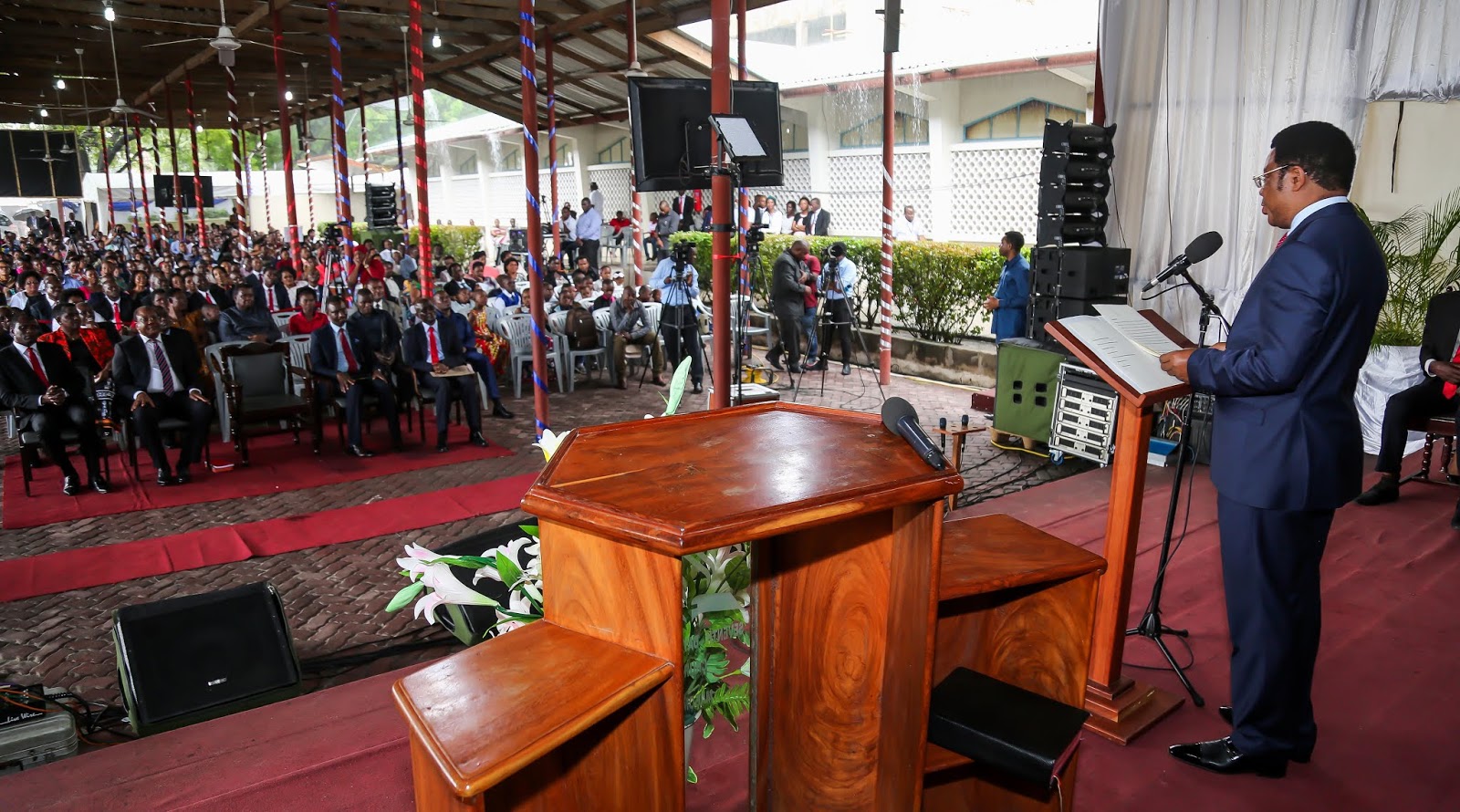 Waziri Mkuu Achangia Mifuko 300 Ya Saruji - Global Publishers