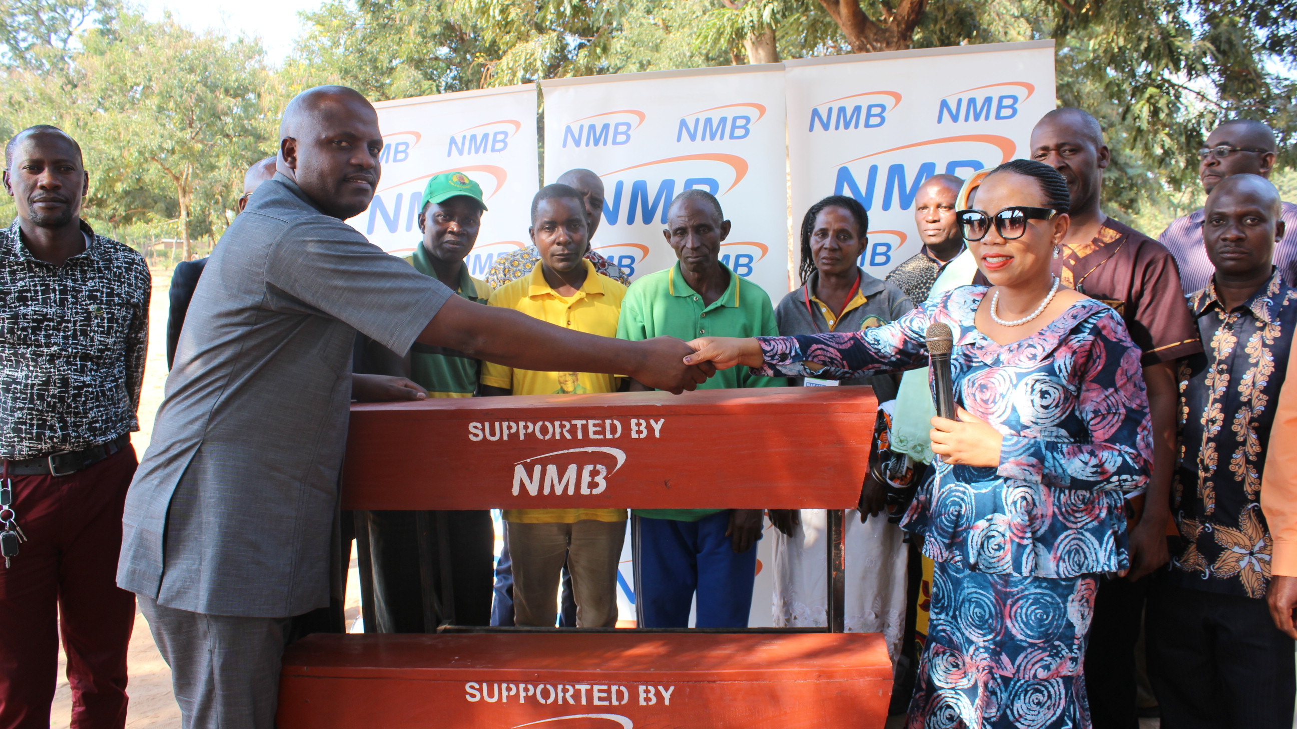 NMB yatoa misaada S/M Liwiti, Kituo cha Afya Gairo - Global Publishers