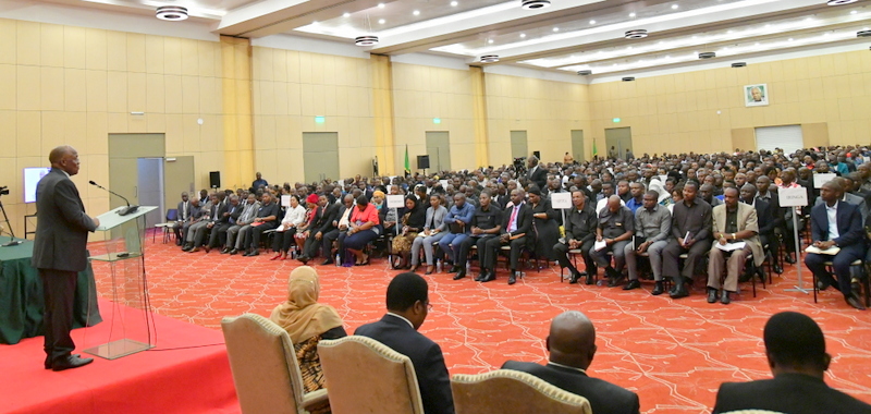 Rais Magufuli Azungumza na Makatibu Tawala, Makatibu Tarafa Ikulu - Global Publishers