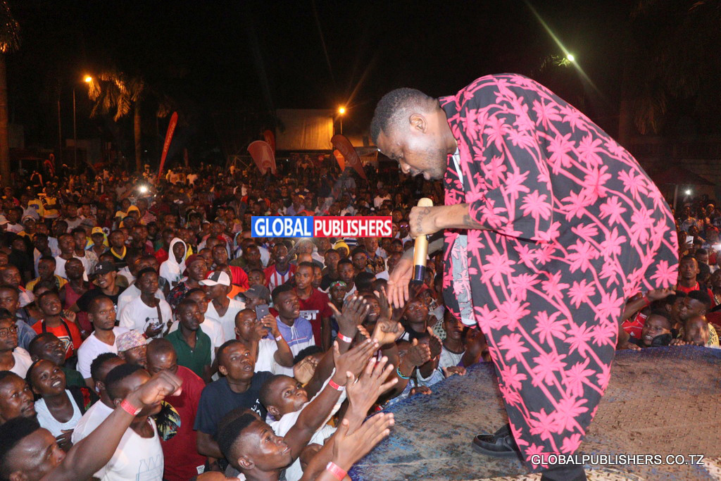 SHOO YA DUDU BAYA USIKU WA RAY VANNY DAR LIVE USIPIME (PICHA +VIDEO) - Global Publishers