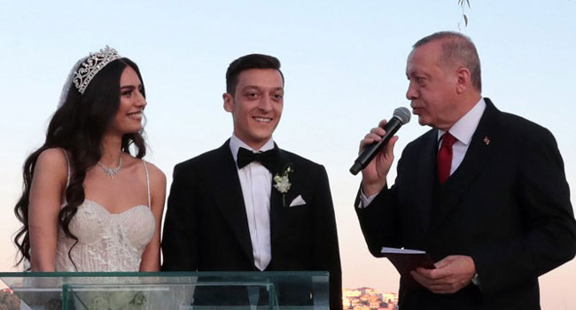 Özil Afunga Ndoa na Amine, Rais wa Uturuki Ndo Best Man Wake - Global Publishers