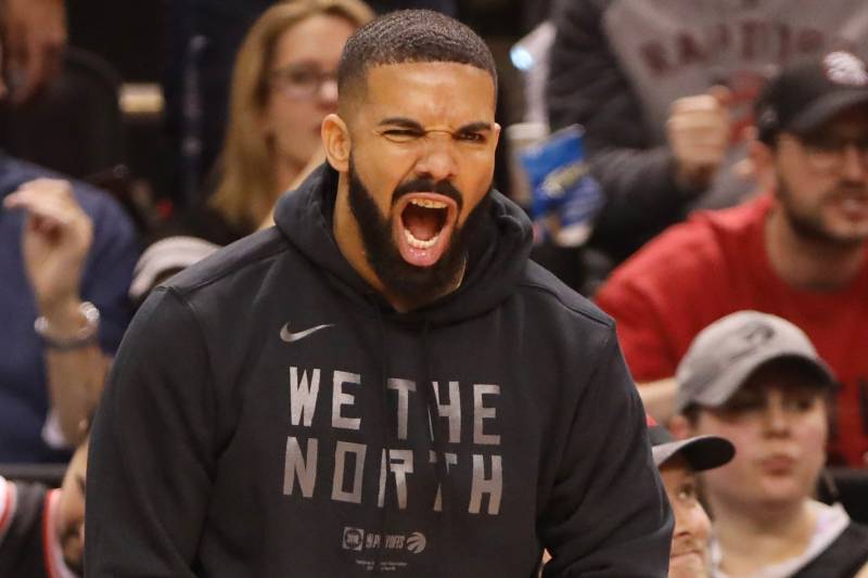 DRAKE KUACHIA NYIMBO KAMA ZAWADI KWA TORONTO RAPTORS NBA