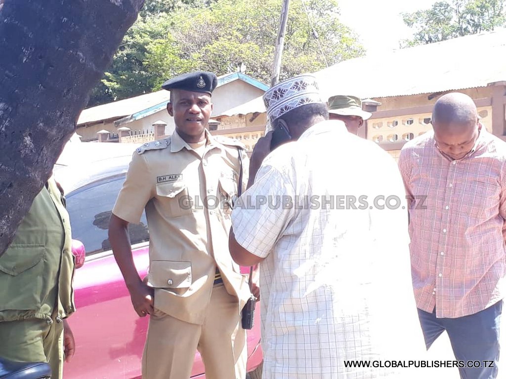 BREAKING: KILOMONI AKAMATWA NA POLISI…  AACHIWA – VIDEO - Global Publishers