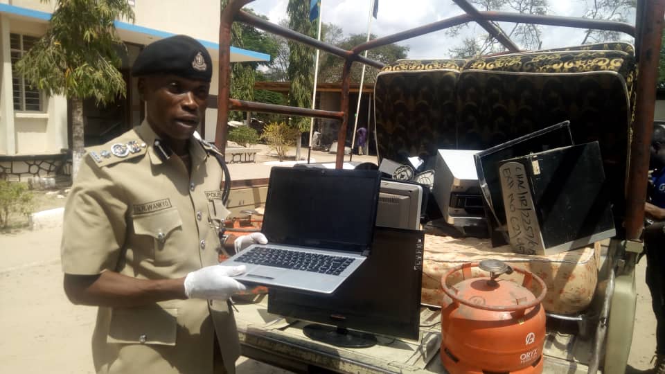 Mbaroni kwa Kuiba Laptops Saba kwa ‘Kikwete’ - Global Publishers