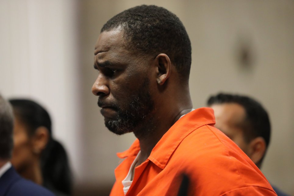 Aliyemlipia Pesa ya Dhamana R Kelly, Adai Pesa Zake - Global Publishers