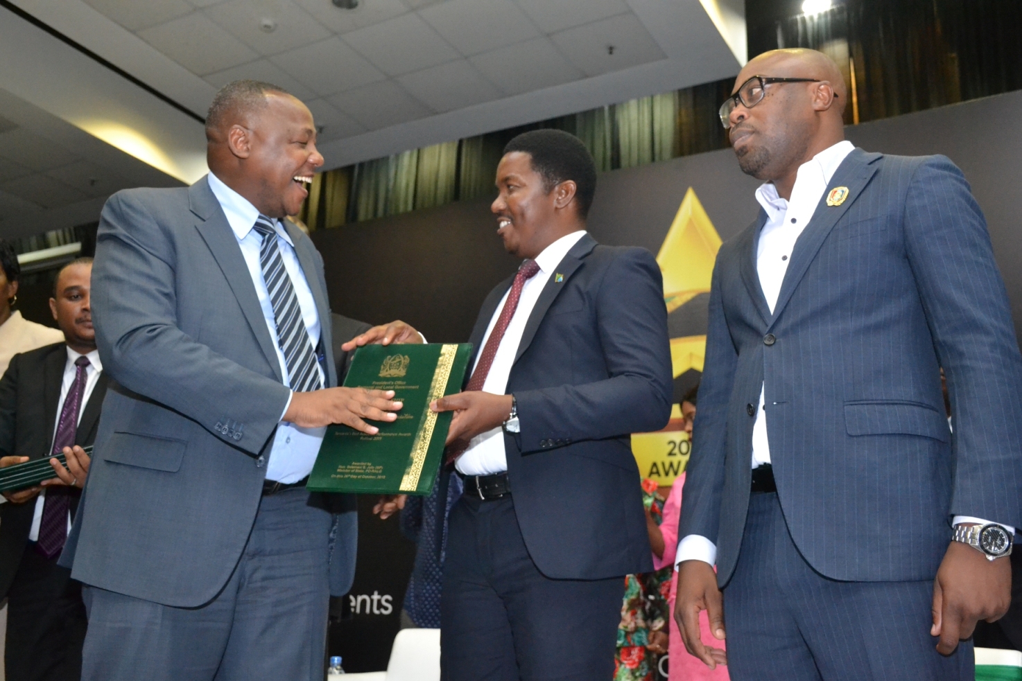 Benki ya DCB Yadhamini Tuzo za Ubora wa Elimu - Global Publishers