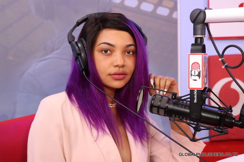 Lyyn Atambulisha Nyimbo 2 Bongo 255 Ya Global Radio - Global Publishers