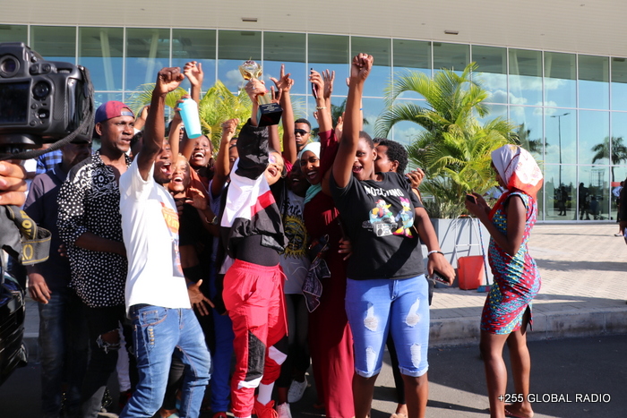 Nandy Awasili na Tuzo Yake Kutoka Marekani - Global Publishers