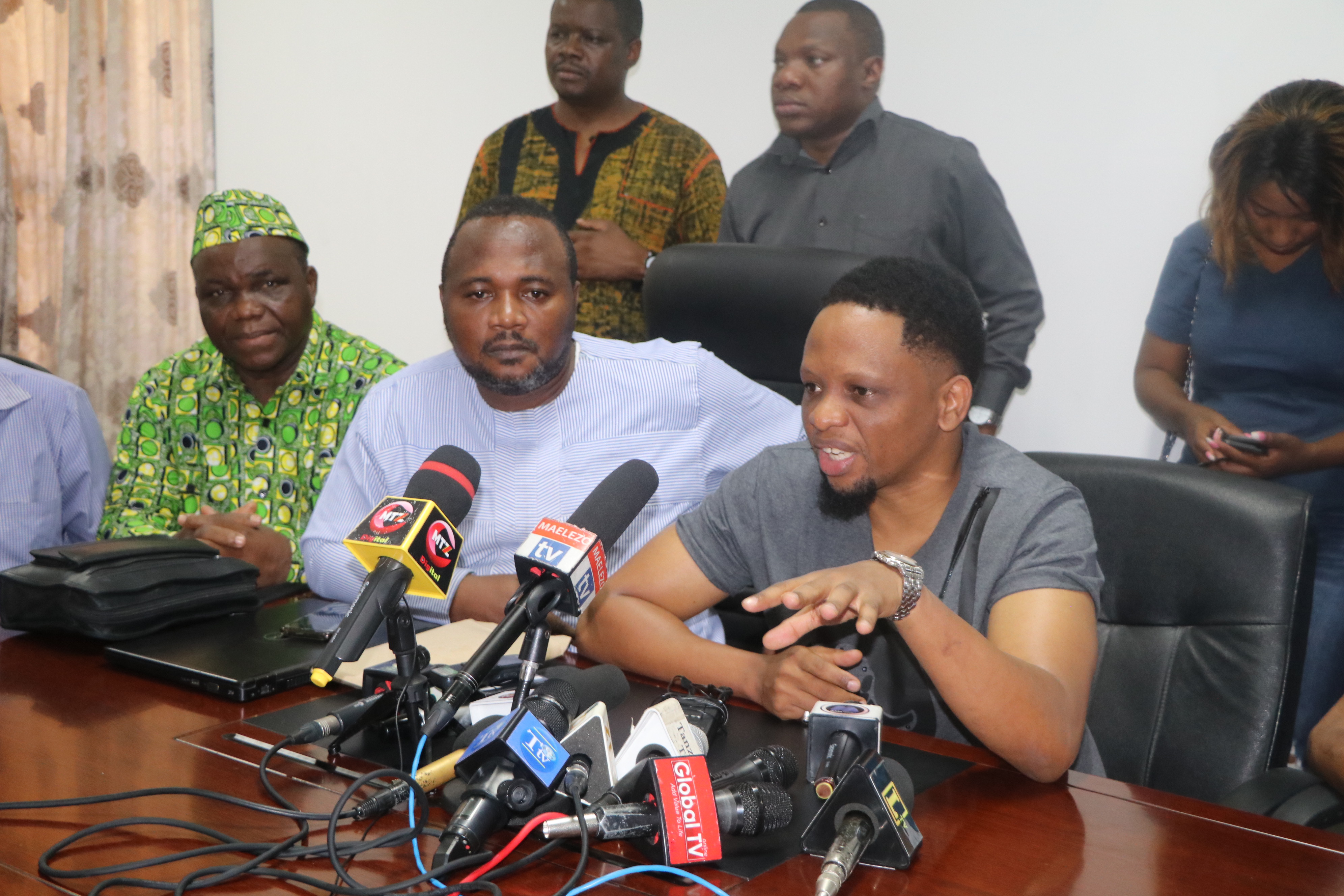 Wasanii Waahidi Makubwa Mbele Ya Rais Magufuli - Global Publishers