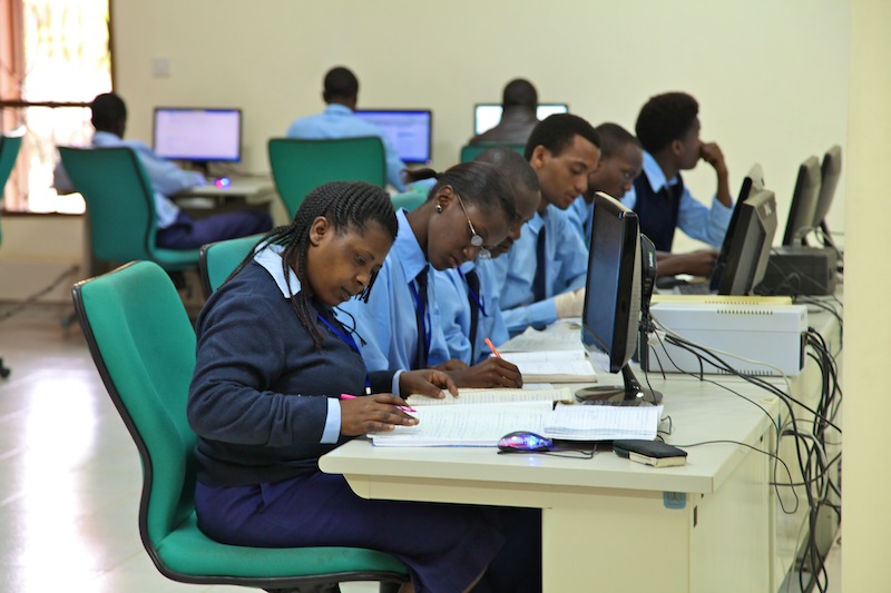 Nafasi za Masomo: Jifunze Computer Ubobee - Global Publishers