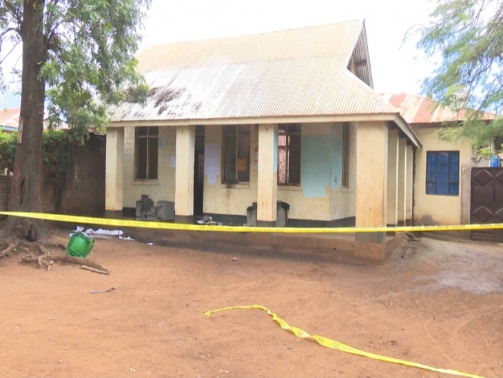 Wasiojulikana Wachoma Moto Ofisi ya Kata, Waacha Bangi – Video - Global Publishers