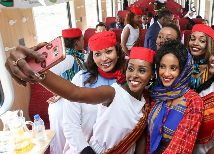 Uhangaika Kutafuta Bando Kubwa la Bei Nafuu? Soma Hapa - Global Publishers