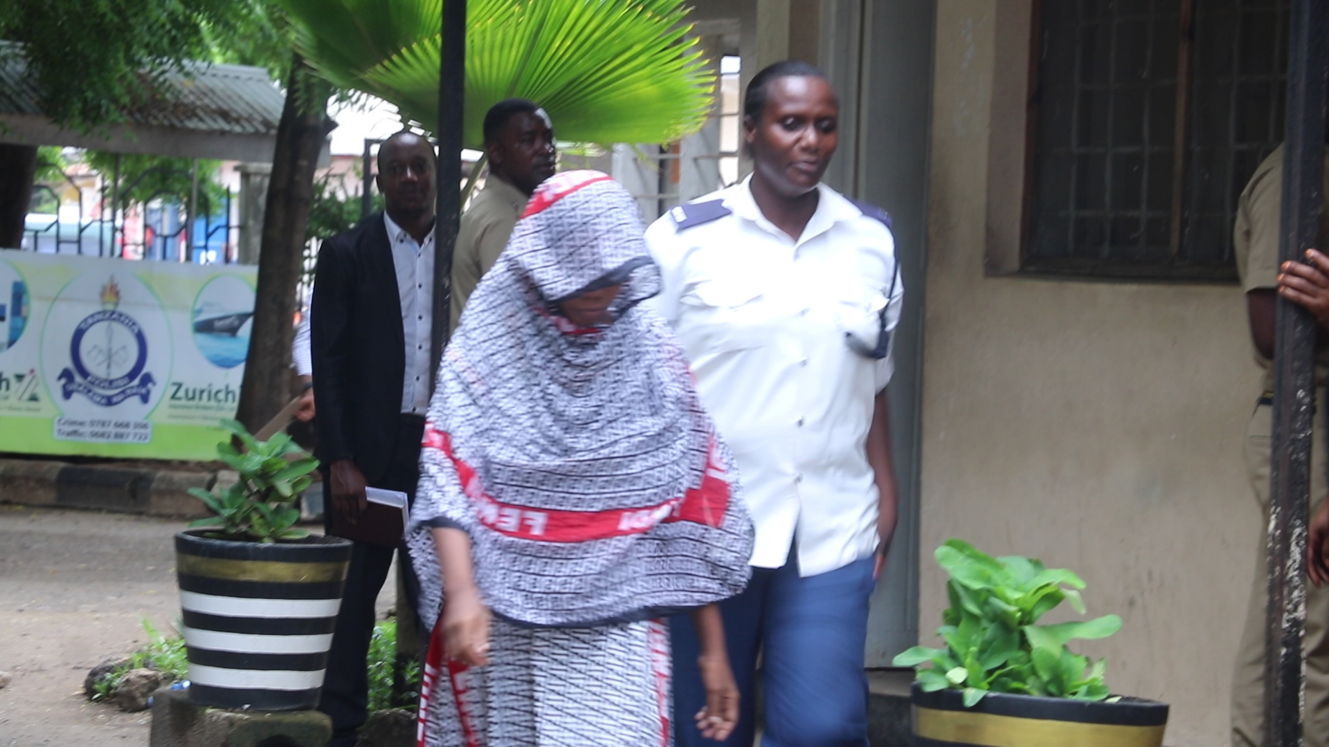 Aliyetajwa Na Mambosasa Kwa Kumiliki ATM Zaidi Ya 20 Apandishwa Kizimbani - Global Publishers